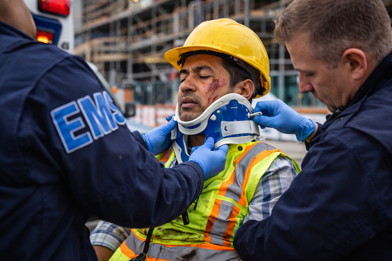 Cass & Peters ¿Lesionado en el Trabajo en East New York? Hable con Abogado 1